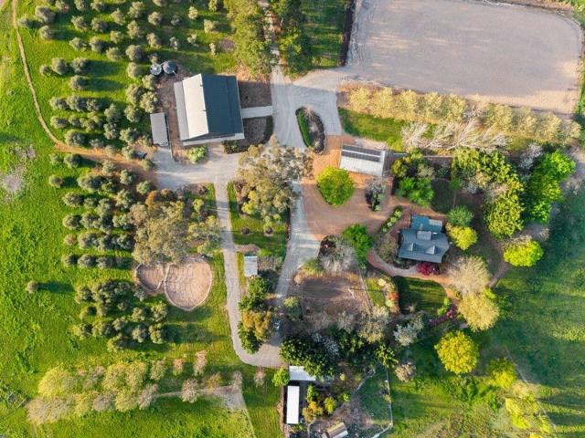 Outstanding Rural Setting Within Minutes To Canberra