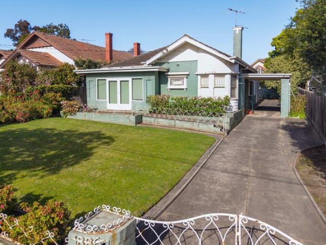 Outstanding Scope in a Coveted Malvern East Pocket