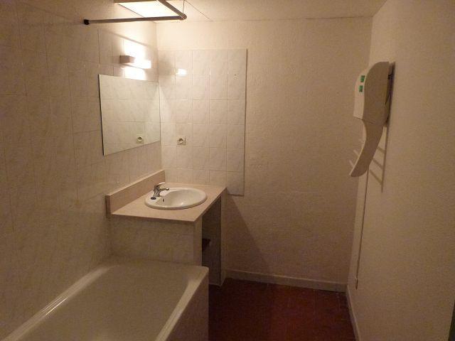 OUVEILLAN APPT T3 AU 1ER ETAGE