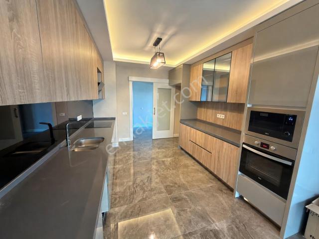 Ovacıkta 4+1 Sitede Kış Bahçeli Geniş Ferah Kiralık Lüks Daire