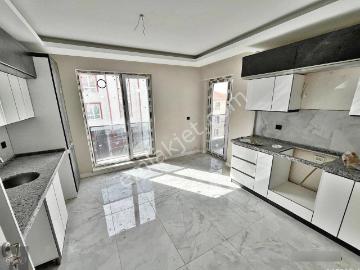 Ovacık'ta Giyinme Odalı E.banyolu Ara Kat 160 M2 Sıfır 4+1 Daire