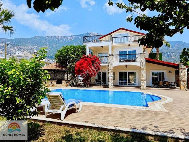 Ovacık Bölgesinde 700m2 Müstakil 5+1 Villa