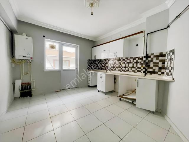 Ovacık Başkent Caddesi Üzerinde 3+1 Asansörlü 3.kat Kiralık Dair