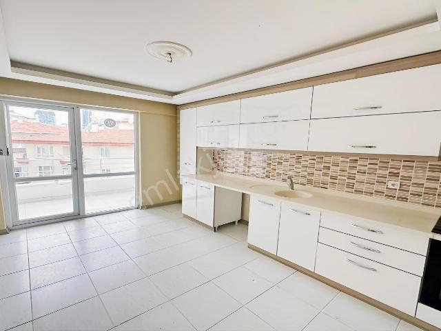 Ovacık Bulvar Yakını 3+1 Orta Kat 135m2 Asansörlü Genç Bina