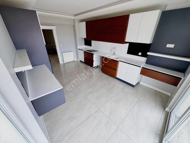Ovacık Taha Akgül Yakını Çift Bloklu Sitede Kök Tapu 4+1 190m2.!