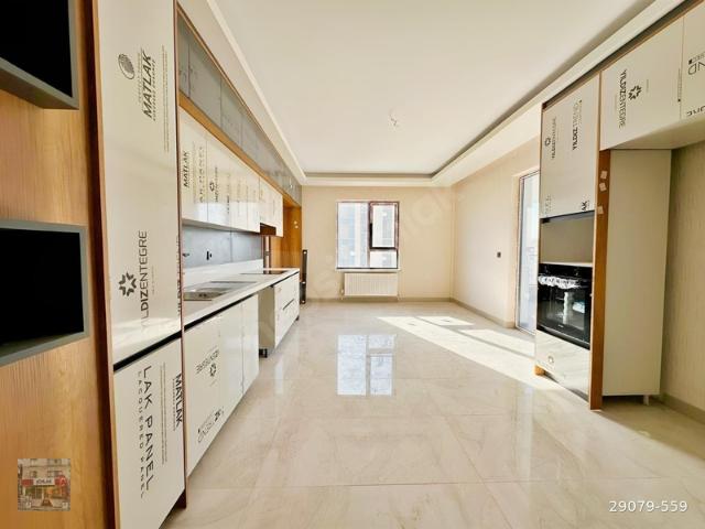 OVACIK'TA CADDE ÜZERİ ÖN CEPHE SİTE İÇERİSİNDE E.BANYO G.ODA 4+1