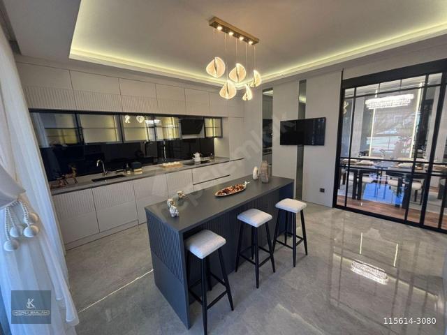 OVACIK'TA SİTE İÇERİSİNDE 5+1 SATILIK MODERN MİMARİ AİLE YAŞAMI
