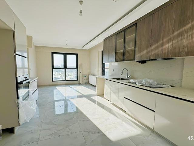 OVACIK BULVAR CEPHE SİTEDE 10.KATTA 4+1 GİYİNME ODALI ÇİFT BANYO