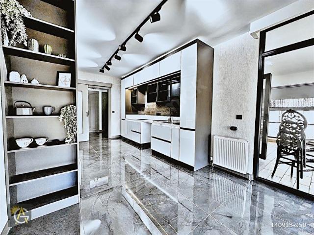 OVACIK GÜNEŞ EMLAKTAN LÜKS SİTE İÇERİSİNDE ŞEHİR MANZARALI DAİRE