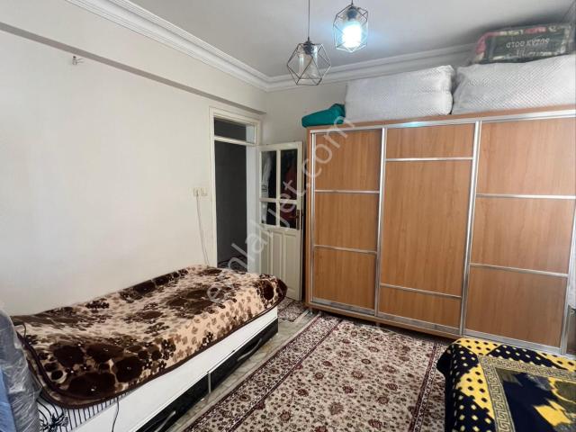 Ovalı Emlaktan Yenişehirde Park Karşısında 3+1