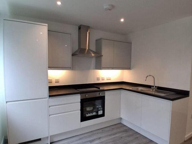 Oval Gardens, Hunslet 1 bed flat to rent £1,000 pcm £231 pw