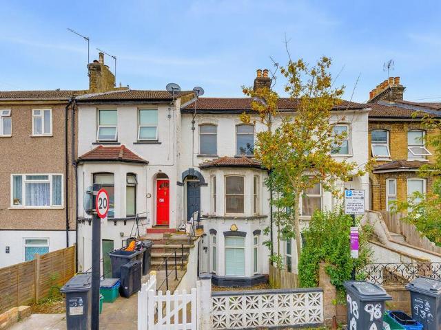 Oval Road, Croydon 2 bed house to rent £1,500 pcm £346 pw
