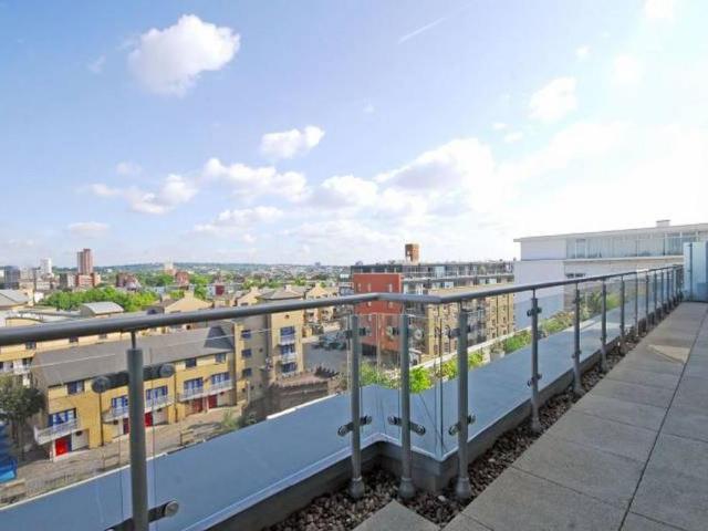 Lock House, Oval Road, London NW1 3 bed apartment to rent £4,500 pcm £1,038 pw