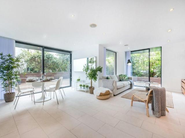 Oval Road, London, NW1 7EU, United Kingdom | 2 bed apartment for rent #138314776 | Rentberry