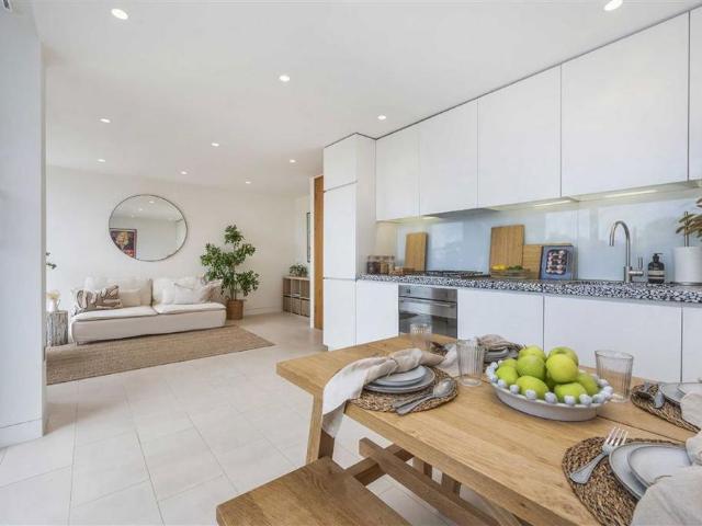 Oval Road, London NW1 2 bed flat to rent £4,442 pcm £1,025 pw