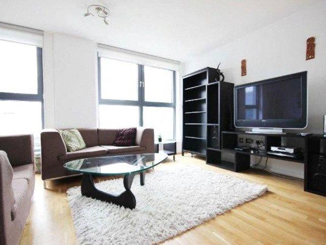 Oval Road, London, NW1 3 bed penthouse to rent £4,500 pcm £1,038 pw