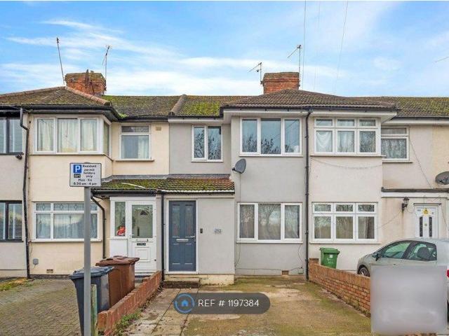 Oval Road North, Dagenham RM10, 3 bed terraced house to rent, £2,150 pcm | PrimeLocation