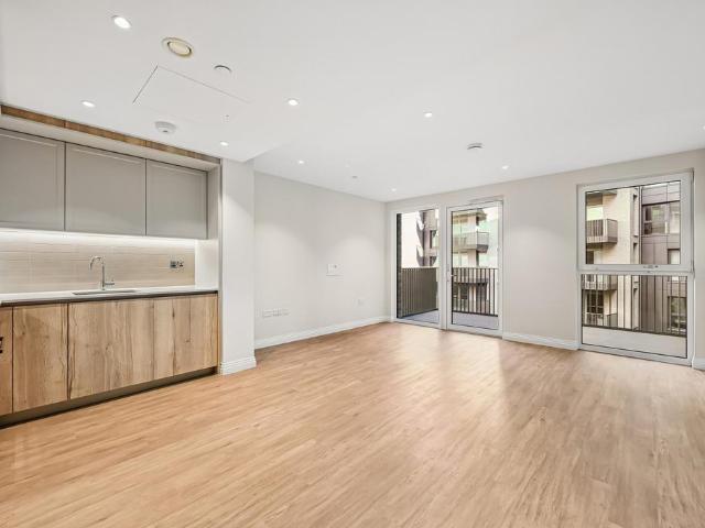 Oval Village, Woodall Way, London, SE11 1 bed apartment to rent £3,050 pcm £704 pw