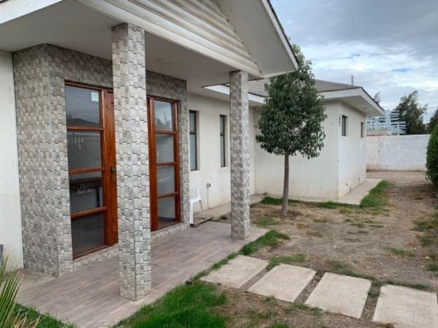 Ovalle, amplia casa a 10 km de la ciudad