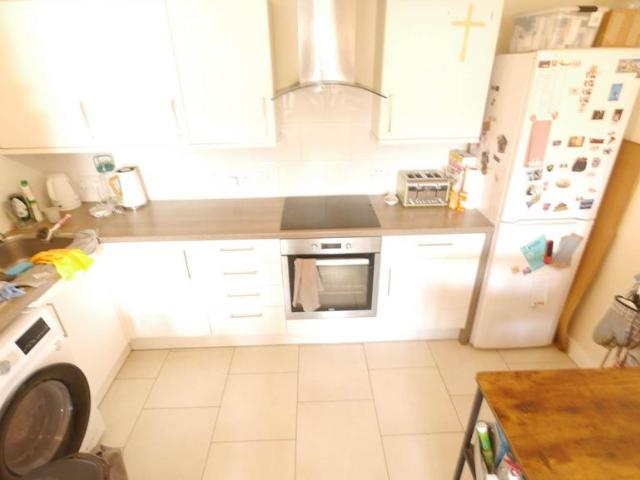 Ovaltine Court, Ovaltine Drive 2 bed apartment to rent £1,600 pcm £369 pw