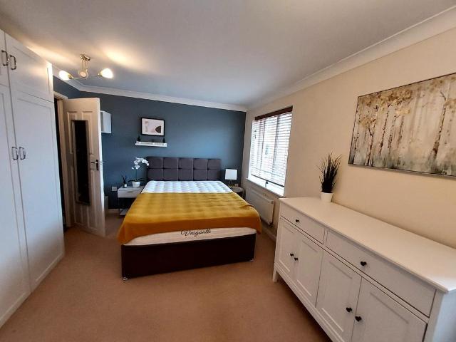 Ovett Gardens, Gateshead NE8 7 bed townhouse to rent £3,000 pcm £692 pw