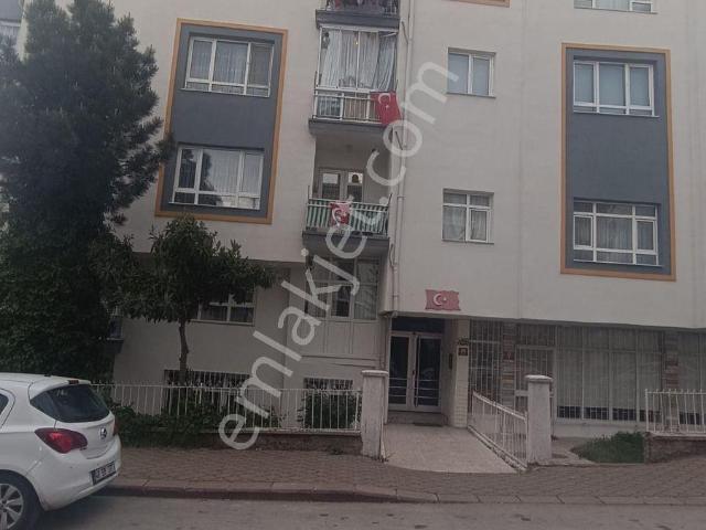 Öveçler Narlı Sokakta Kiralık Geniş 3+1 Zemin Kat Daire