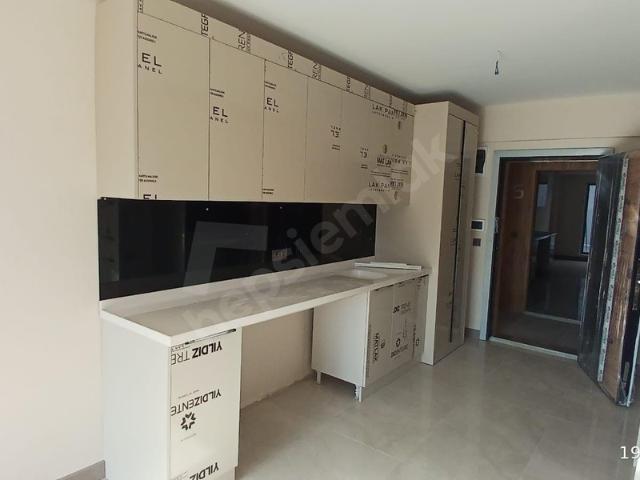 ÖVEÇLER KABİL CADDESİNİN PARALELİNDE YENİ OTURMAYA HAZIR 2+1 60 M2 ÖN CEHPE