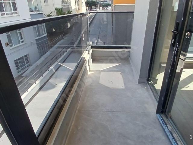 ÖVEÇLER KABİL CADDESİNİN PARALELİNDE 1+1.2+1 OTURMAYA HAZIR BOŞ