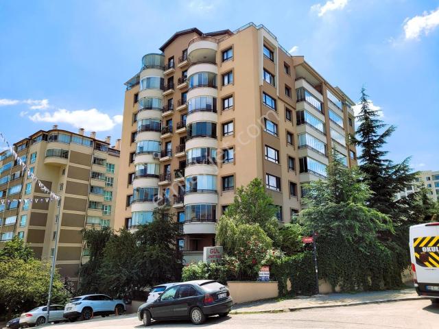 Öveçler 1238.cadde De 3+1 Bakımlı Site Dairesi