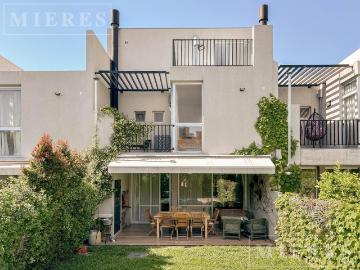 Casa en alquiler en Béccar - Jardín