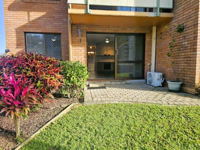 Over50s Freehold Unit, Ground Floor, Walk to the Beach