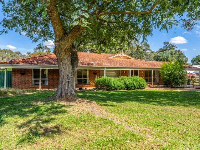 Over half an acre of space, privacy & lifestyle