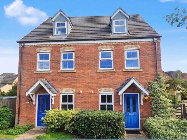 Over Road, Cambs CB24 3 bed semi detached house to rent £1,525 pcm £352 pw