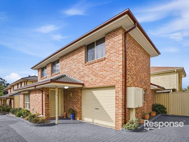 Over 55's Townhouse in Prime Location