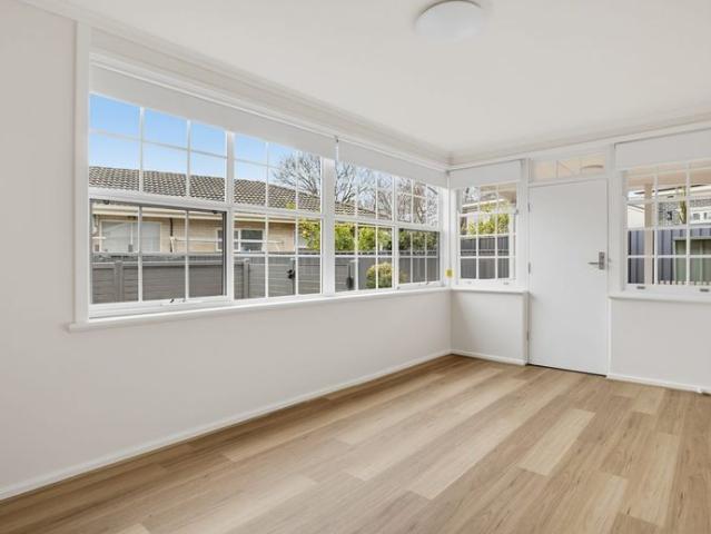 Over 55s living Modern 2 bed living in Leabrook