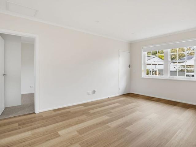 Over 55s living Modern 3 bed living in Leabrook