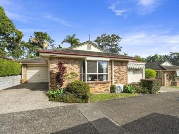 OVER 65'S GATED RESORT LIVING NORTH FACING FREESTANDING HOME READY FOR IMMEDIATE MOVE IN