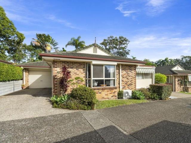 OVER 65'S GATED RESORT LIVING NORTH FACING FREESTANDING HOME READY FOR IMMEDIATE MOVE IN