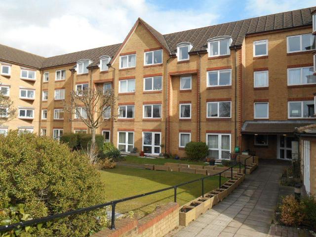OVER 60 YEARS OF AGE ONLY 1 bed flat to rent £1,200 pcm £277 pw