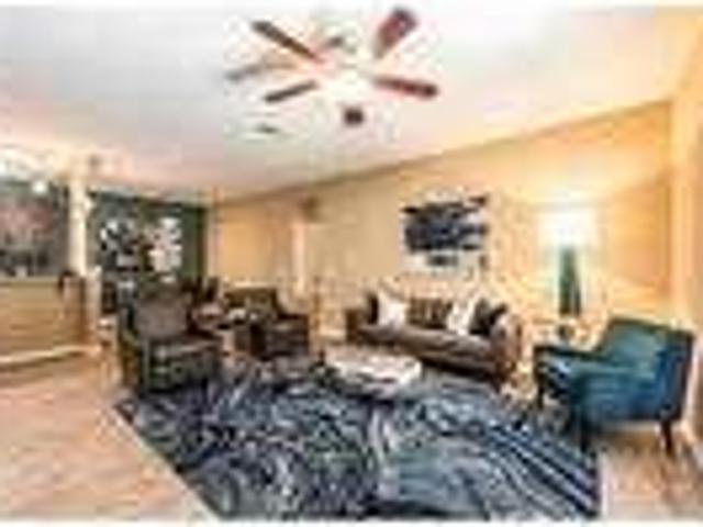 Over 900 sf in Shreveport