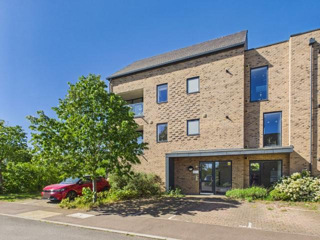 Overhill Close Trumpington, Trumpington, Cambridge, Cambridgeshire CB2, 2 bed flat to rent, £1,750 pcm | PrimeLocation