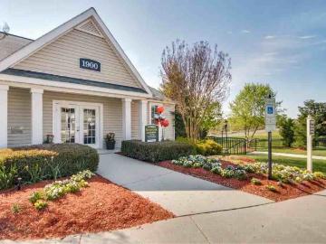 Overlook at Brook Run I & II 2 Bedroom Apartment for Rent at 1900 Cliffbrook Ln, Richmond, VA 23227