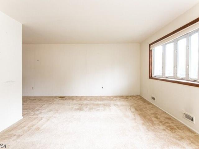 Overlook Dr, Jefferson Township, Home For Sale