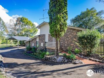 Overlooking A Rural Oasis, A Most Delightful Lifestyle For The Big Family Or For When Family Visit 1.2Ac