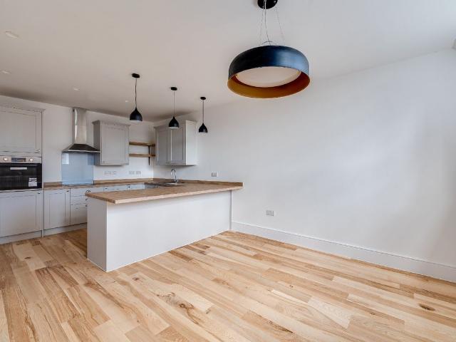 Overleigh Road, Chester, Cheshire CH4, 2 bed flat to rent, £2,300 pcm | PrimeLocation