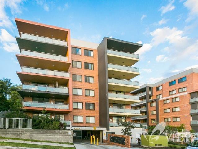 Oversize 2 bedroom apartment with 2 car space