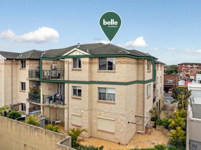 Oversized 3 Bedroom Apartment with a Bright and Airy Aspect in a Central Position | Double Brick | 270m from Regents Park Station