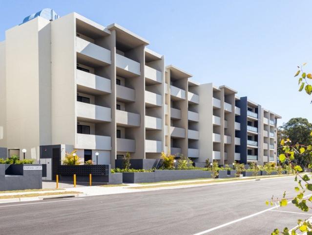 Oversized 3 Bedroom Apartment with Study