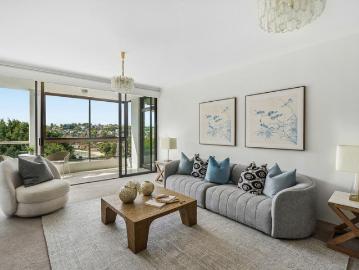 Oversized 3 Bedroom Apartment Of Timeless Elegance And Magnificent Views