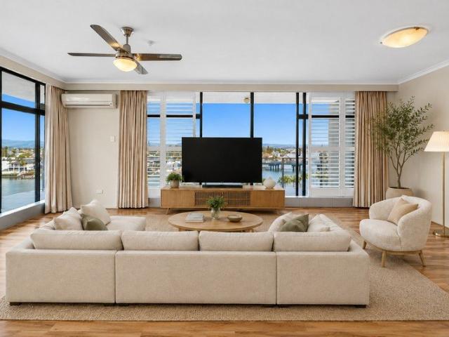 OVERSIZED 155SQM APARTMENT WITH RIVER AND HINTERLAND VIEWS